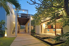 Отель The Scene Estate  South Kuta